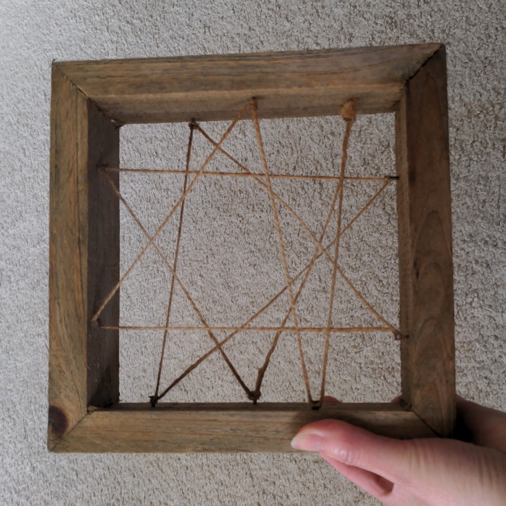 Wooden air plant holder